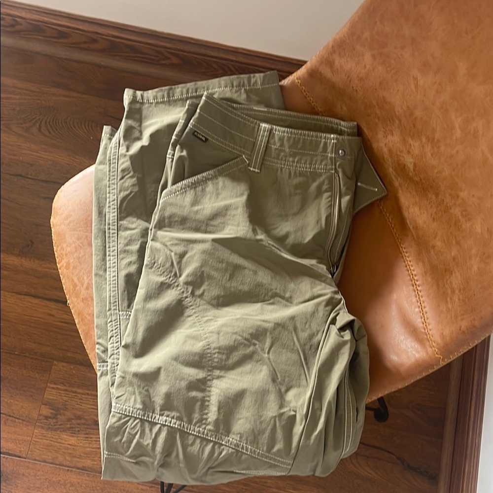 Kuhl Green Chinos Lightweight Relaxed Fit